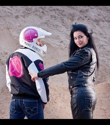 《巡逻女警》高清1080P国语中字完整版-沉浸式体验女警巡逻的惊心动魄与情感纠葛，《巡逻女警》超清资源支持离线缓存下载