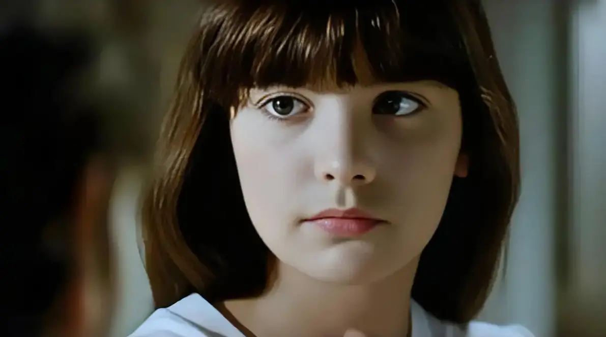 《不伦之恋家庭伦理剧》《不伦之恋》禁忌之花在雨夜绽放，《不伦之恋》1080P超清未删减版-潮湿情欲与家庭崩坏的凄美挽歌《不伦之恋家庭伦理剧》