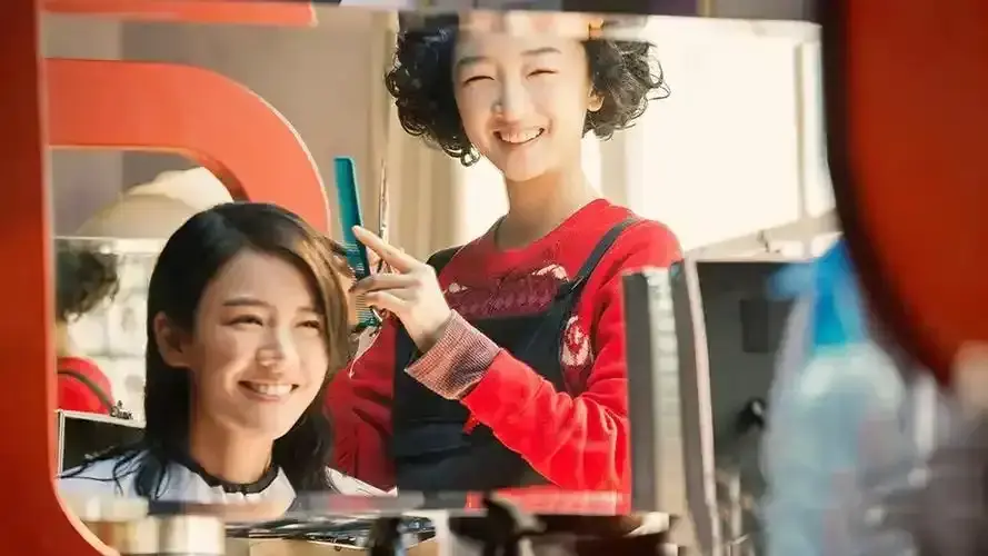 《美容院的特别服务》在线观看《美容院的特别服务》高清完整版-百度网盘资源-1080P无删减