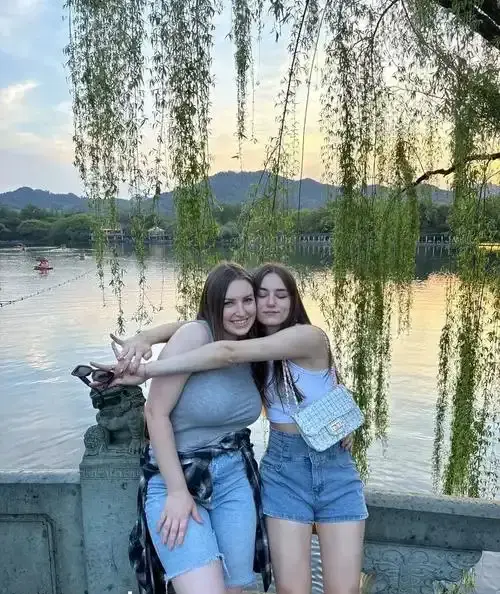 《艾玛马克斯的屈服》高清完整版在线观看！《艾玛马克斯的屈服》未删减版1080P资源太震撼了！