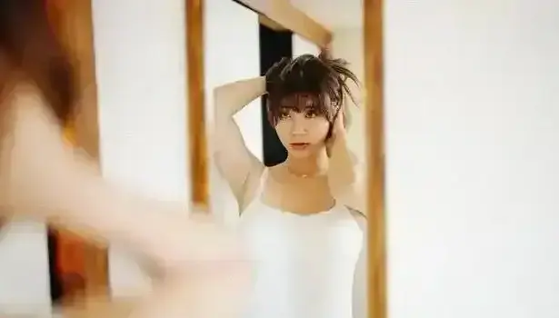 《网络红人吴梦梦》《网络红人吴梦梦》第二季全集无删减版：沉浸式体验吴梦梦MV高清画质与沈娜娜合作情感揭秘《网络红人吴梦梦》