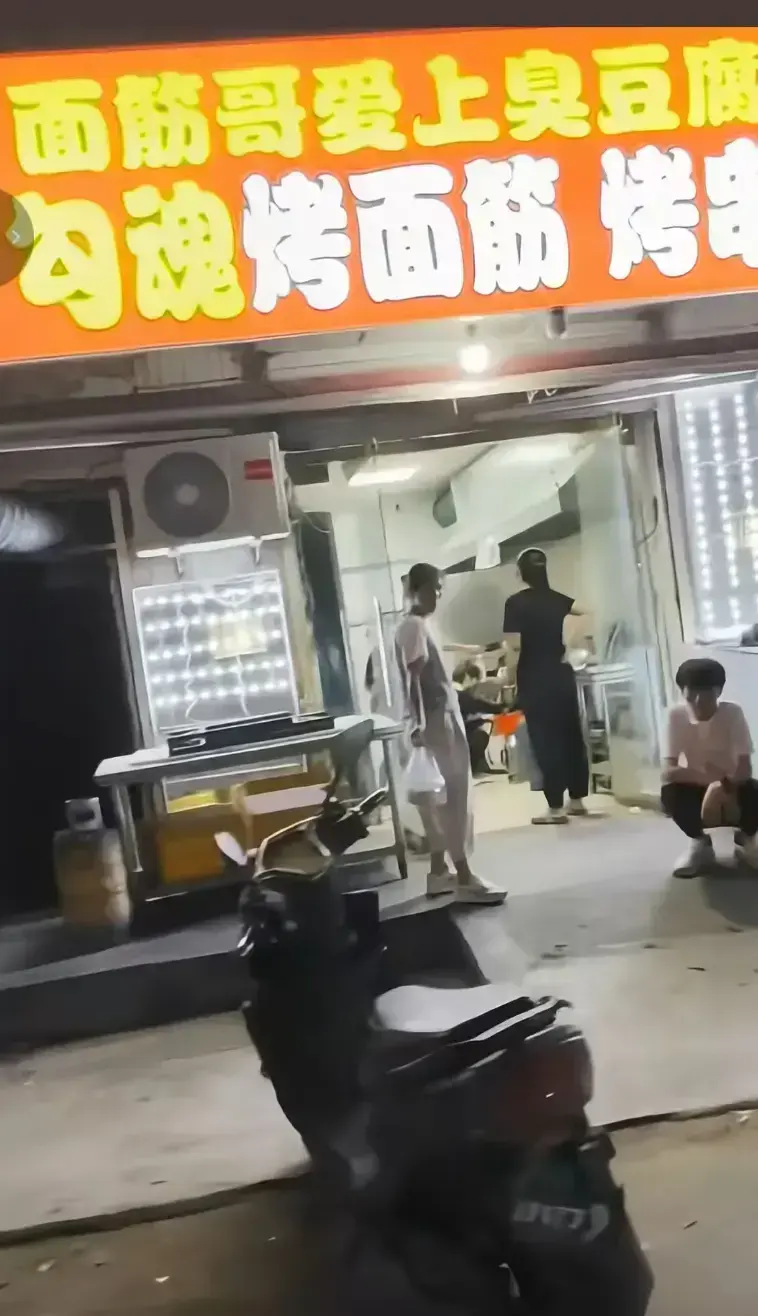《安平面筋哥相关事件》完整版曝光！《安平面筋哥相关事件》夫妻恩怨与母女冲突黑料全揭露，原版录像最新进展免费超清无删减在线看