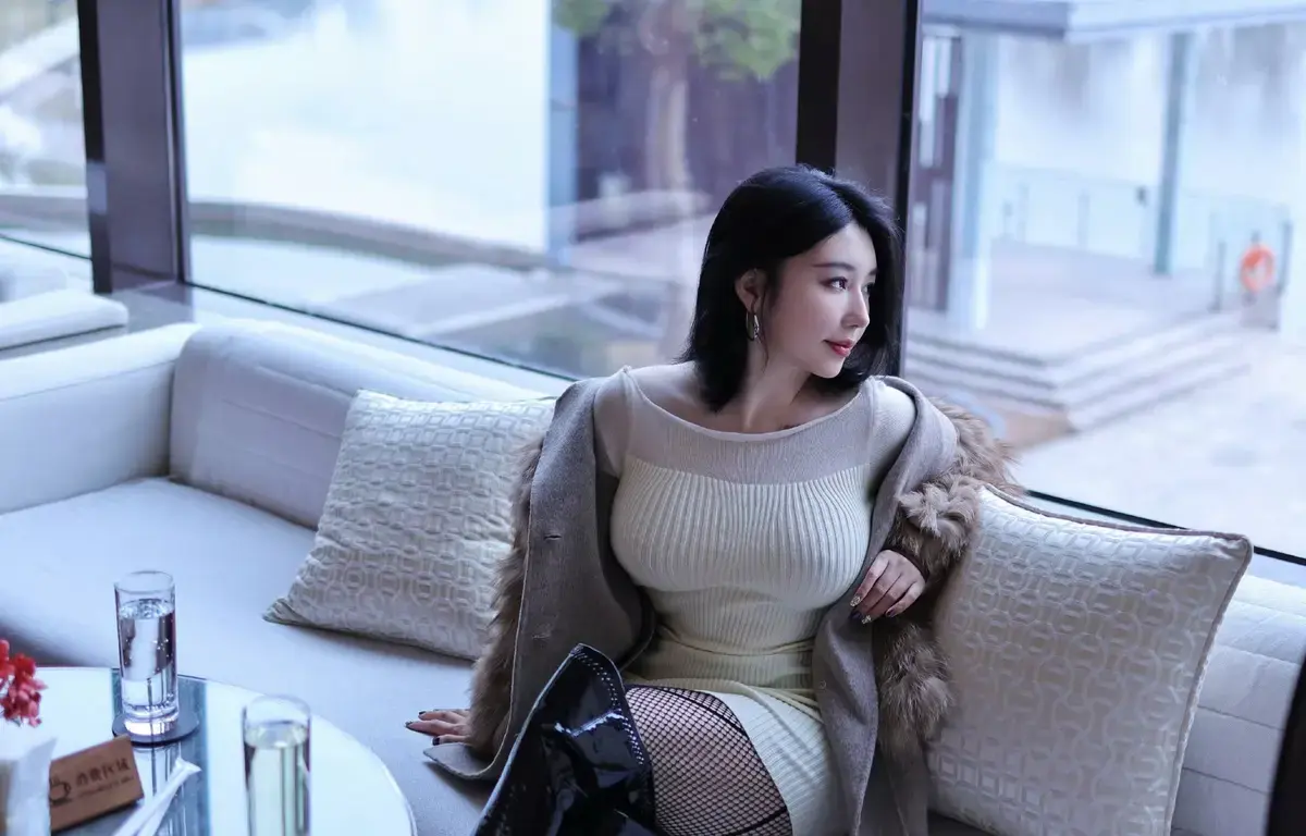 《eliy教母三人行》超清1080P未删减版《eliy教母三人行》全集在线观看入口